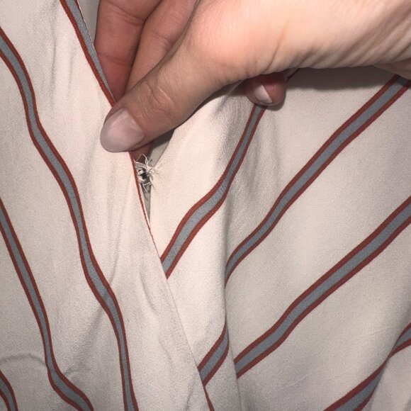 Loft Plus Size 14 Wrap Top - Picture 5 of 7